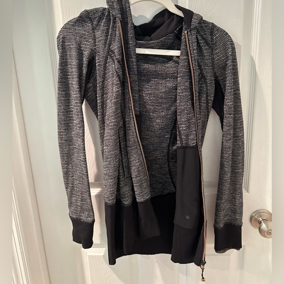 Black & White Lululemon Jacket size 6 - Picture 1 of 3